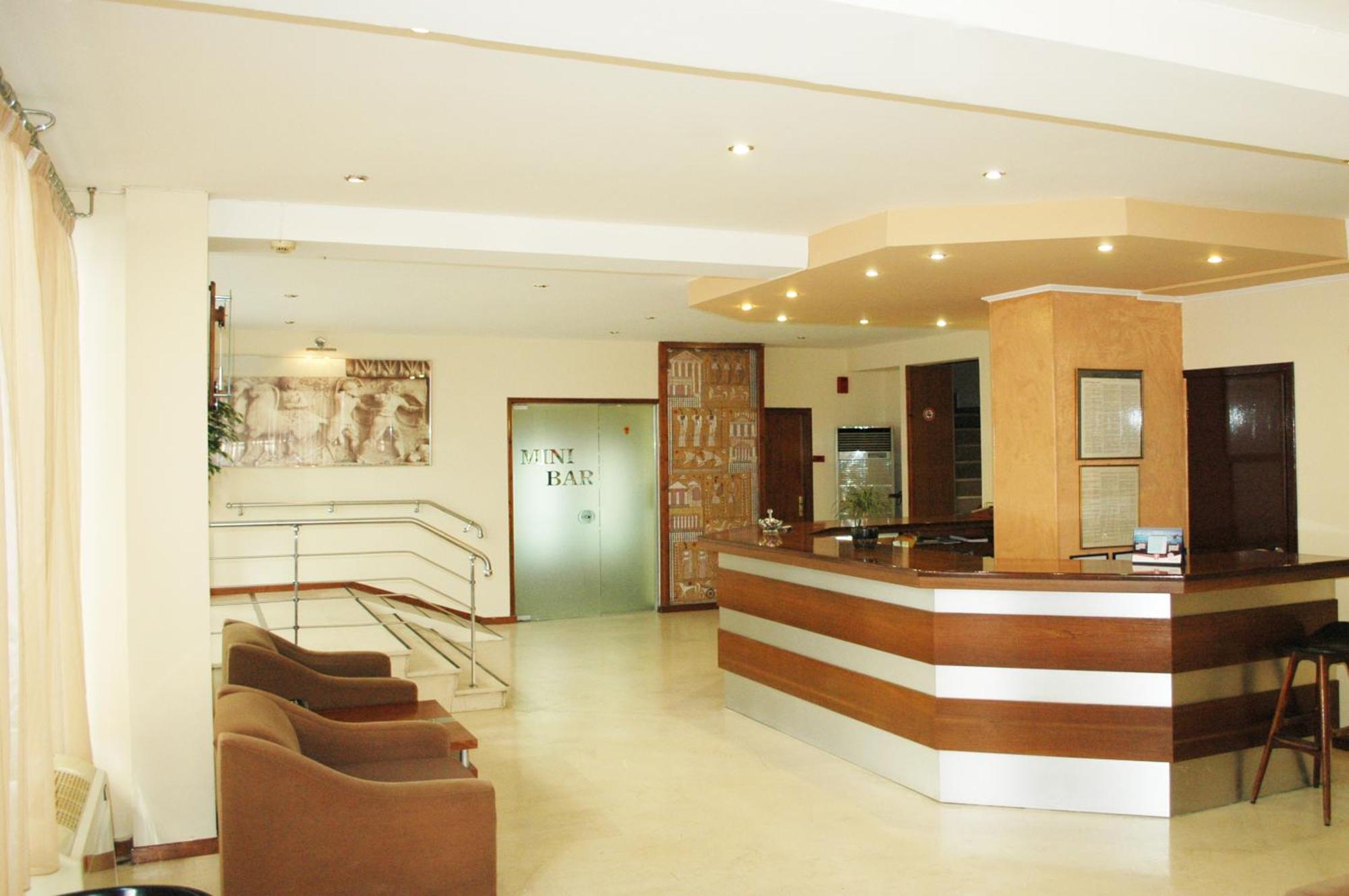 אתונה Omiros Hotel מראה חיצוני תמונה