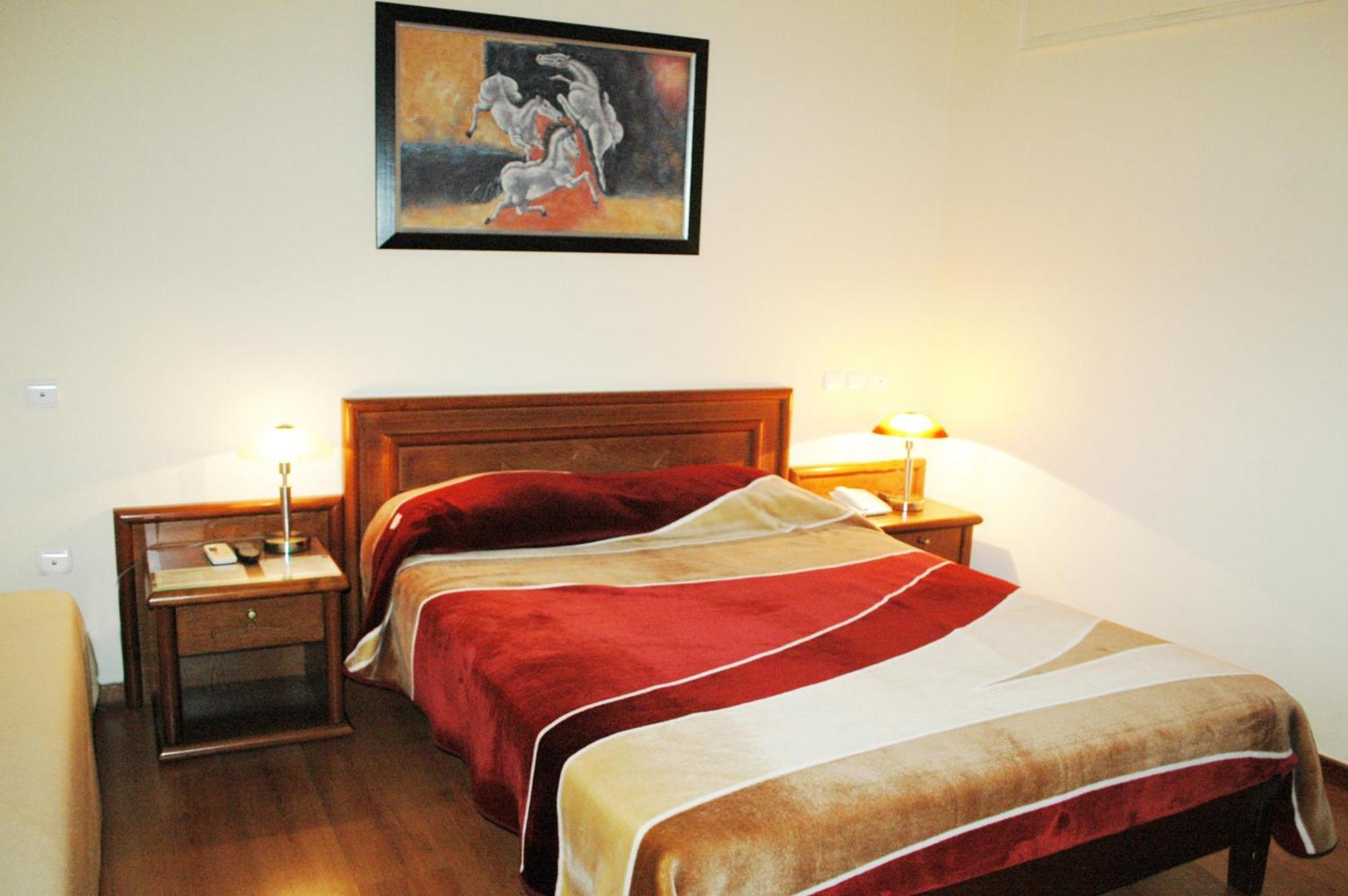 אתונה Omiros Hotel מראה חיצוני תמונה
