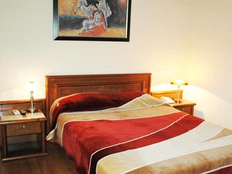 אתונה Omiros Hotel מראה חיצוני תמונה