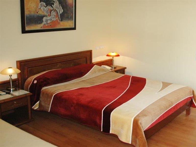 אתונה Omiros Hotel מראה חיצוני תמונה