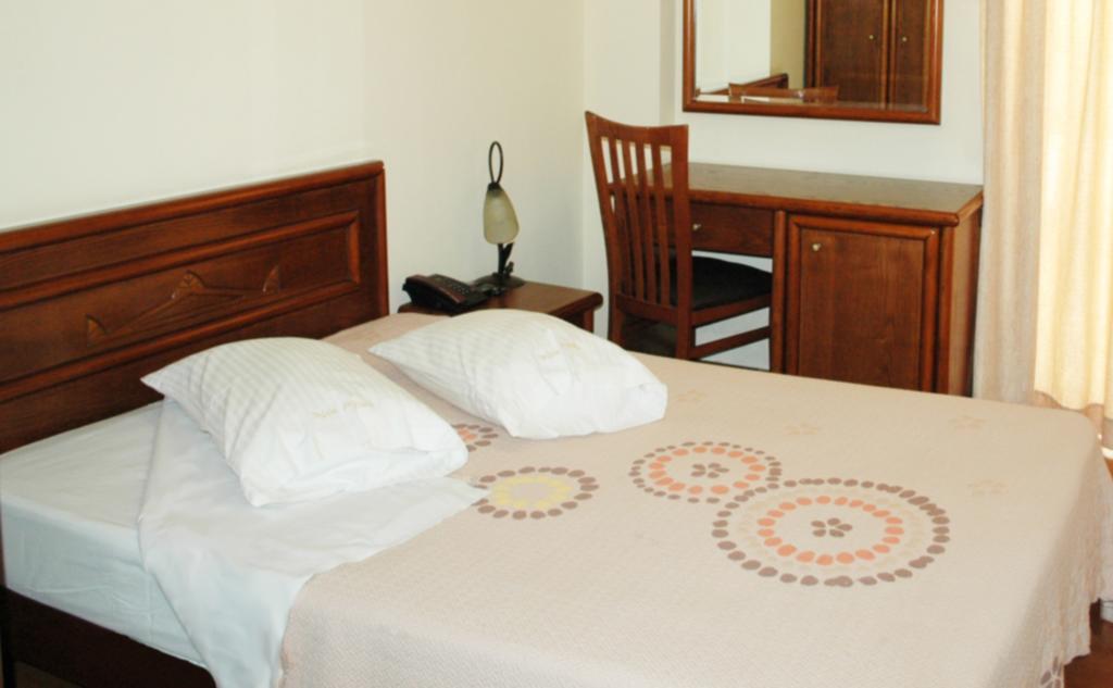 אתונה Omiros Hotel מראה חיצוני תמונה